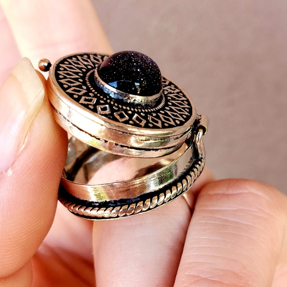 New Blue Sandstone Sunstone 925 Silver Poison Ring. - Picture 4 of 12